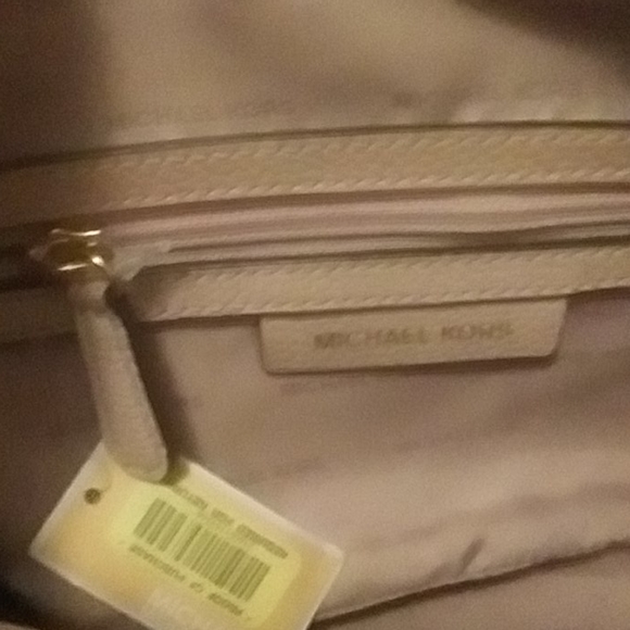 Meet your Posher, Brittany - Picture 3 of 8